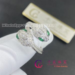 Bulgari Serpenti Seduttori 18 kt white gold double head ring set with emerald eyes and pavé diamonds 358094